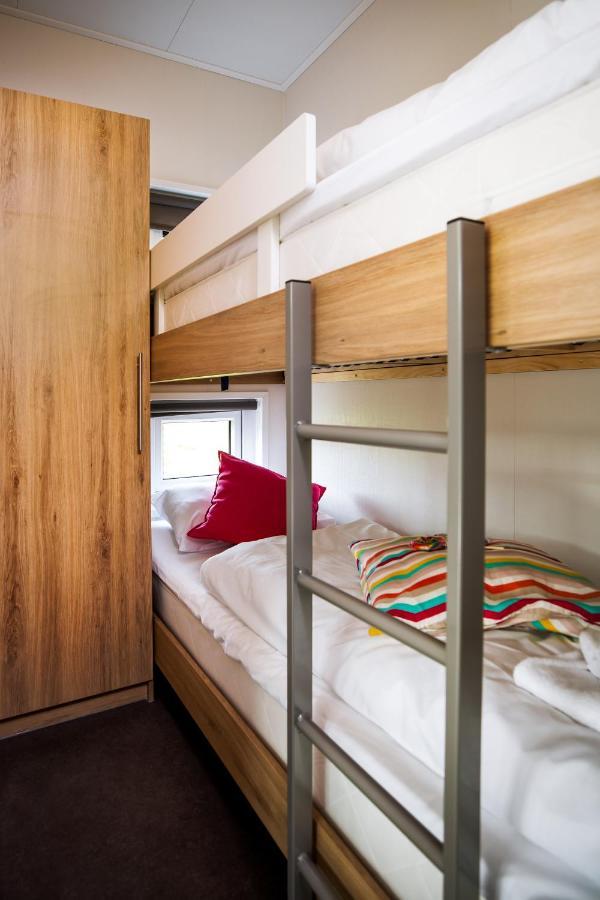Functionalist cabin
