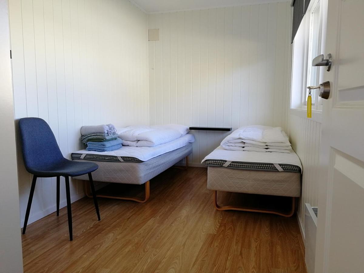 Single Room Shared Shower Toilet