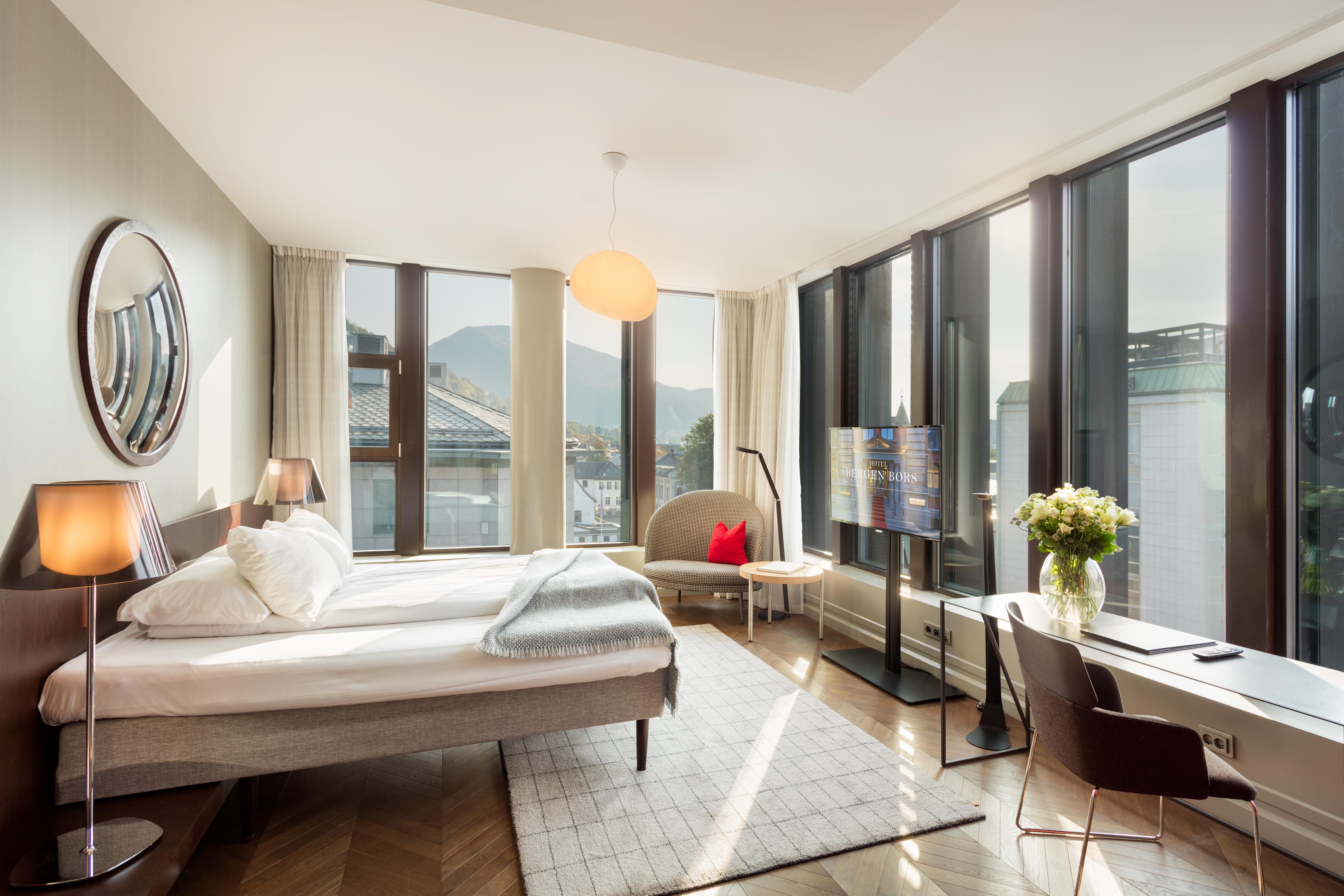 Deluxe King Room City View