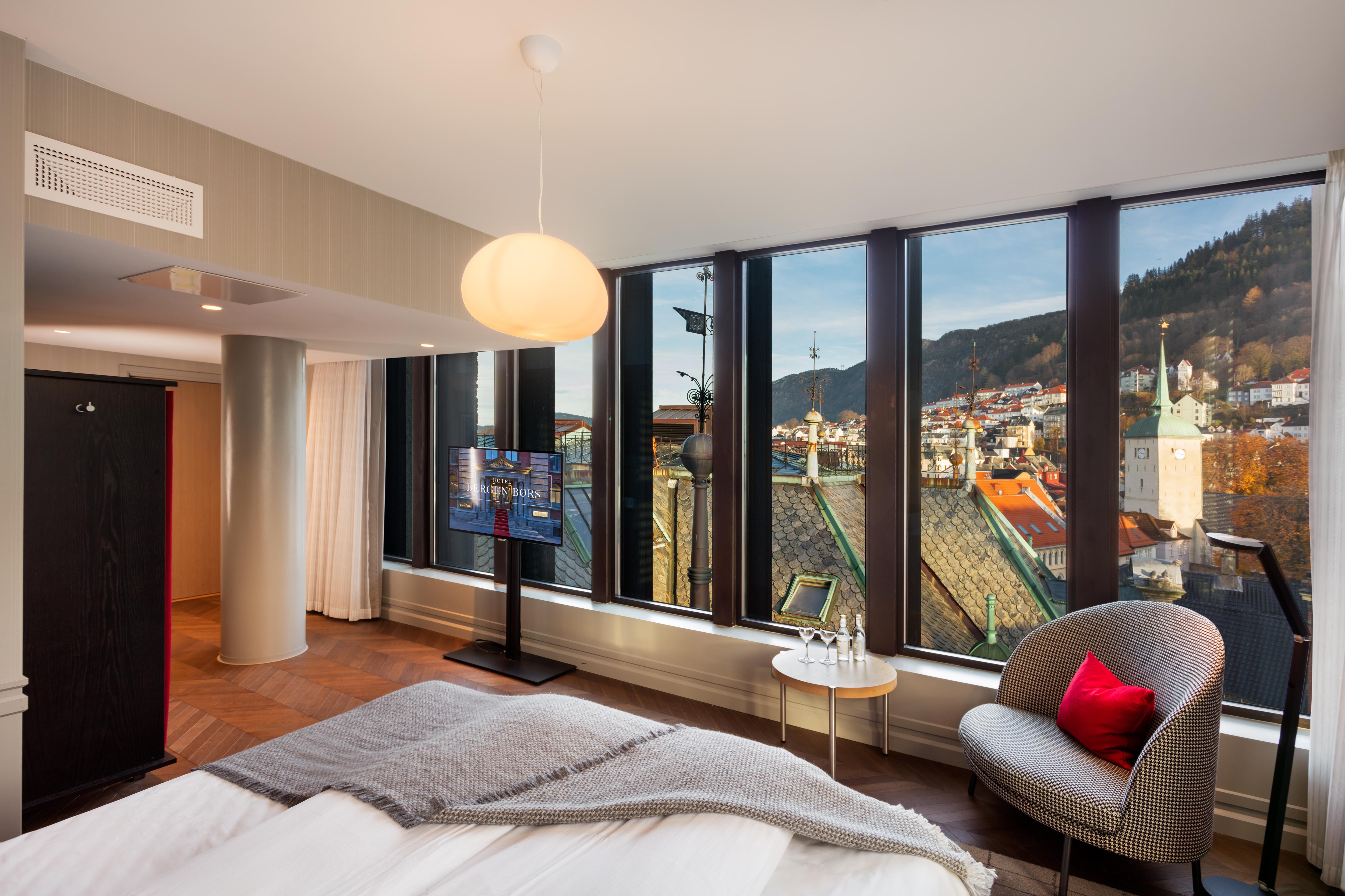 Deluxe King Room City View