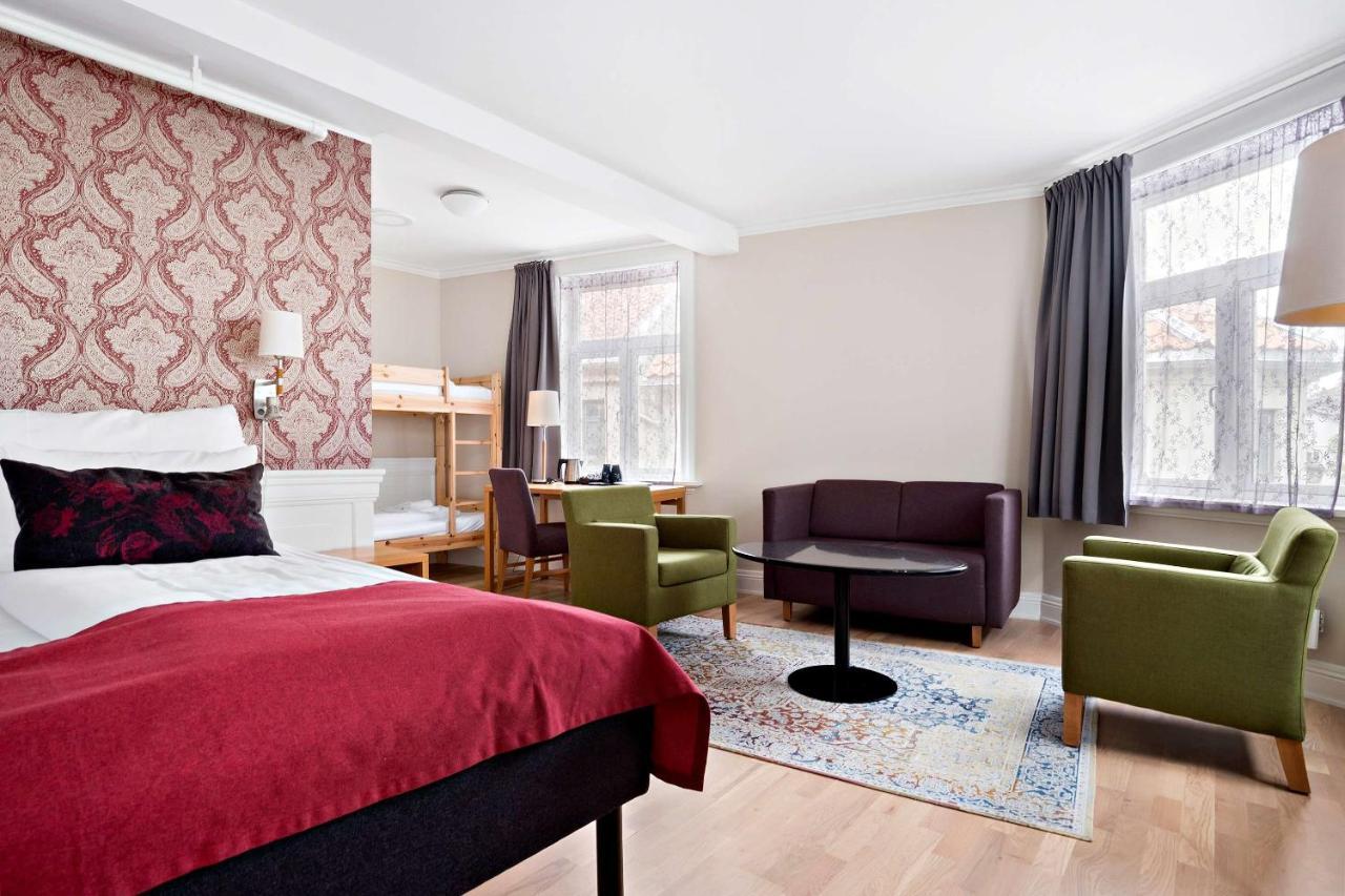 Family Room Two Single Beds Non-Smoking