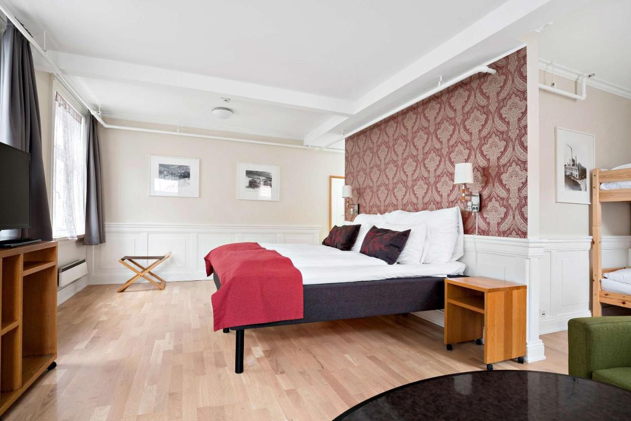 Family Room Two Single Beds Non-Smoking