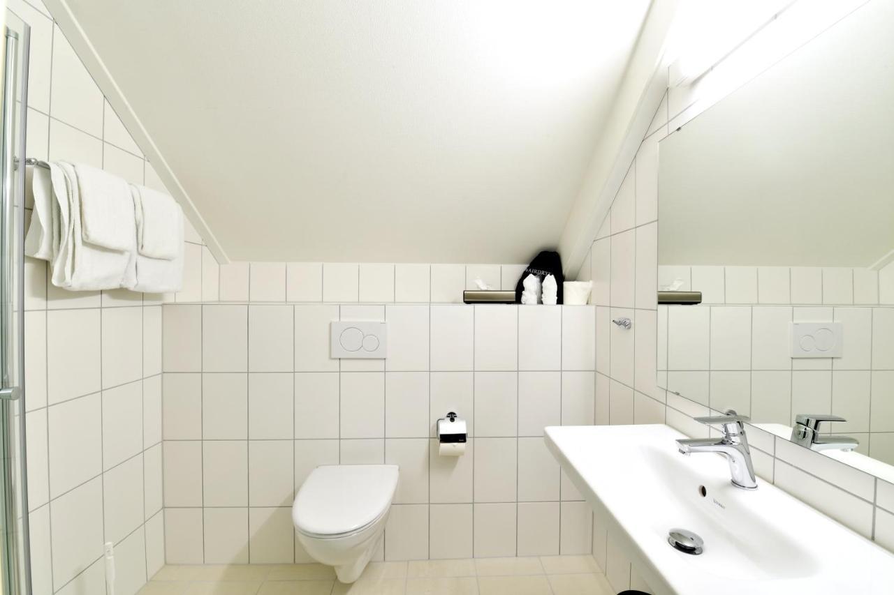 Suite,1351897054:JPEG