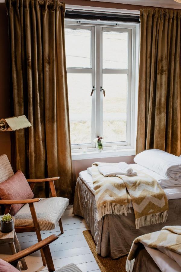 Standard Twin Room with Mountain View,1361625101:JPEG