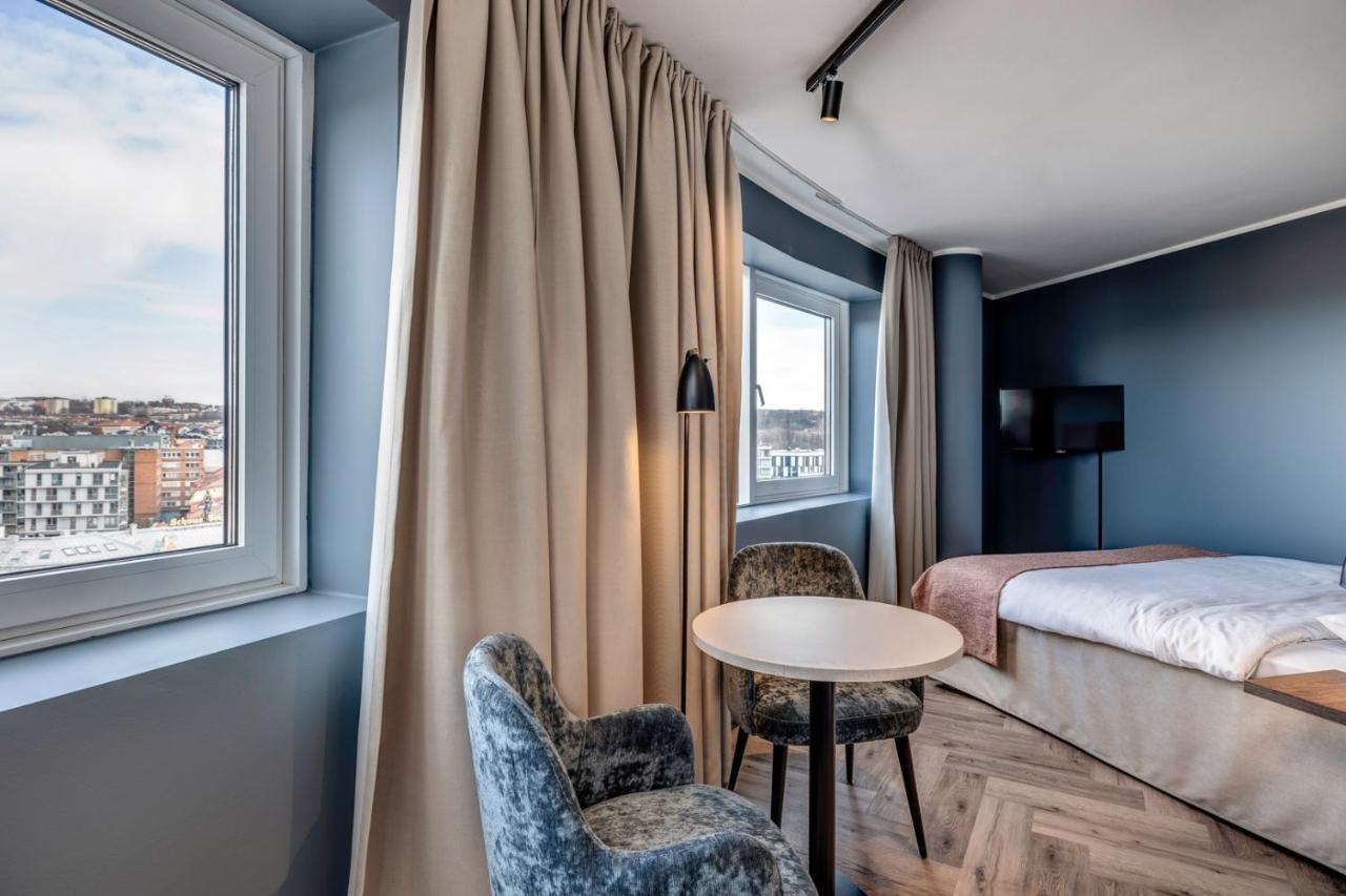 Small Double Room City View