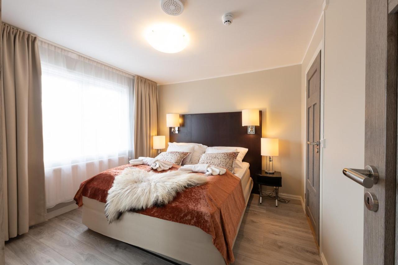 Suite with Mountain View,1469053151:JPEG