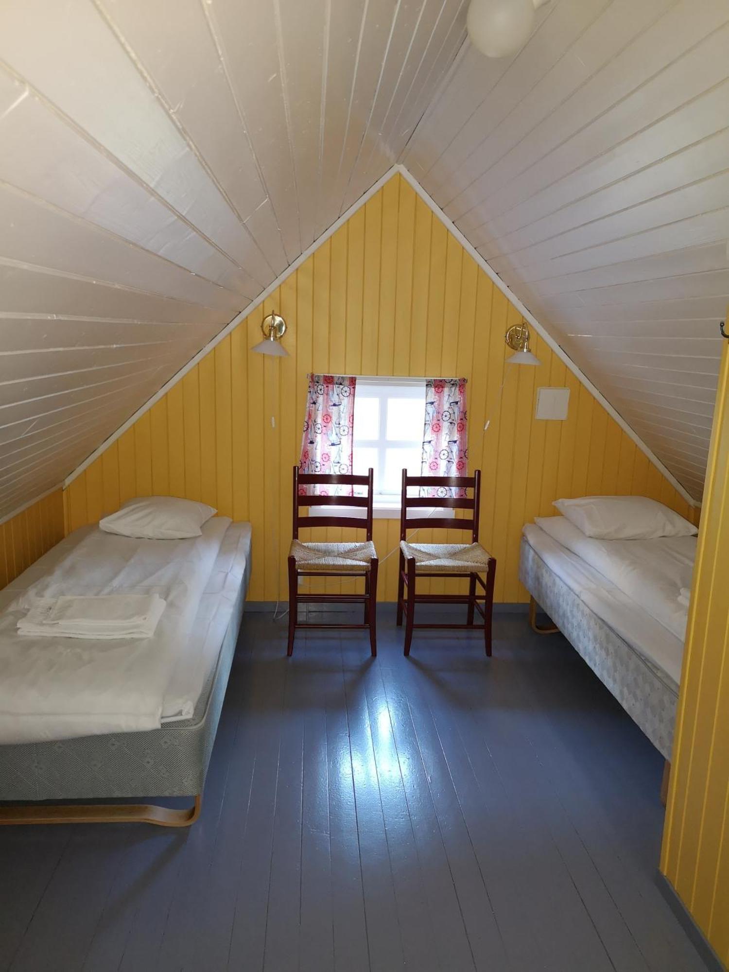 One-Bedroom Cottage Sleeping Loft
