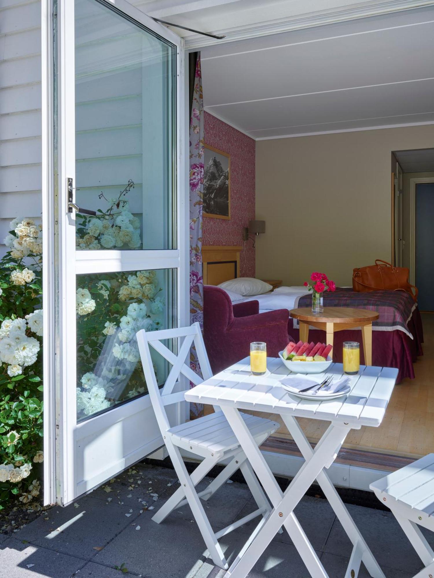 Twin room balcony Or Garden exit