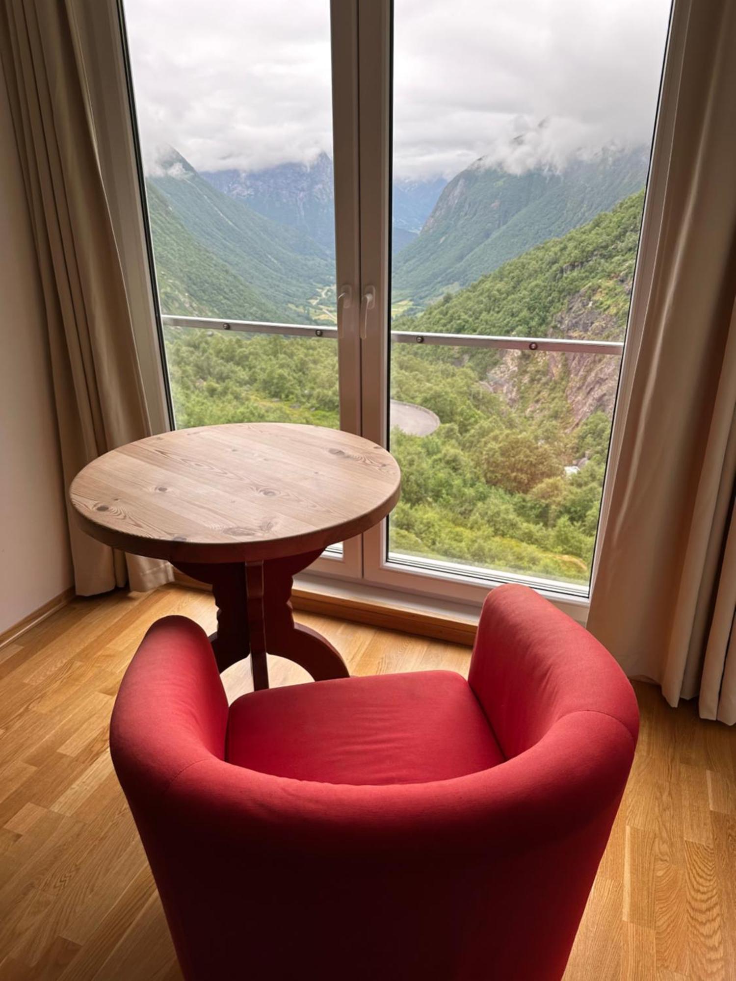 Single Room Mountain View