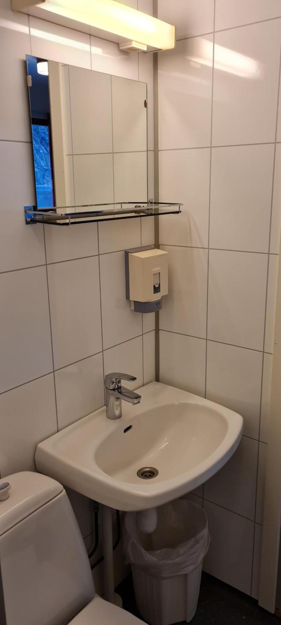 Economy Twin Room