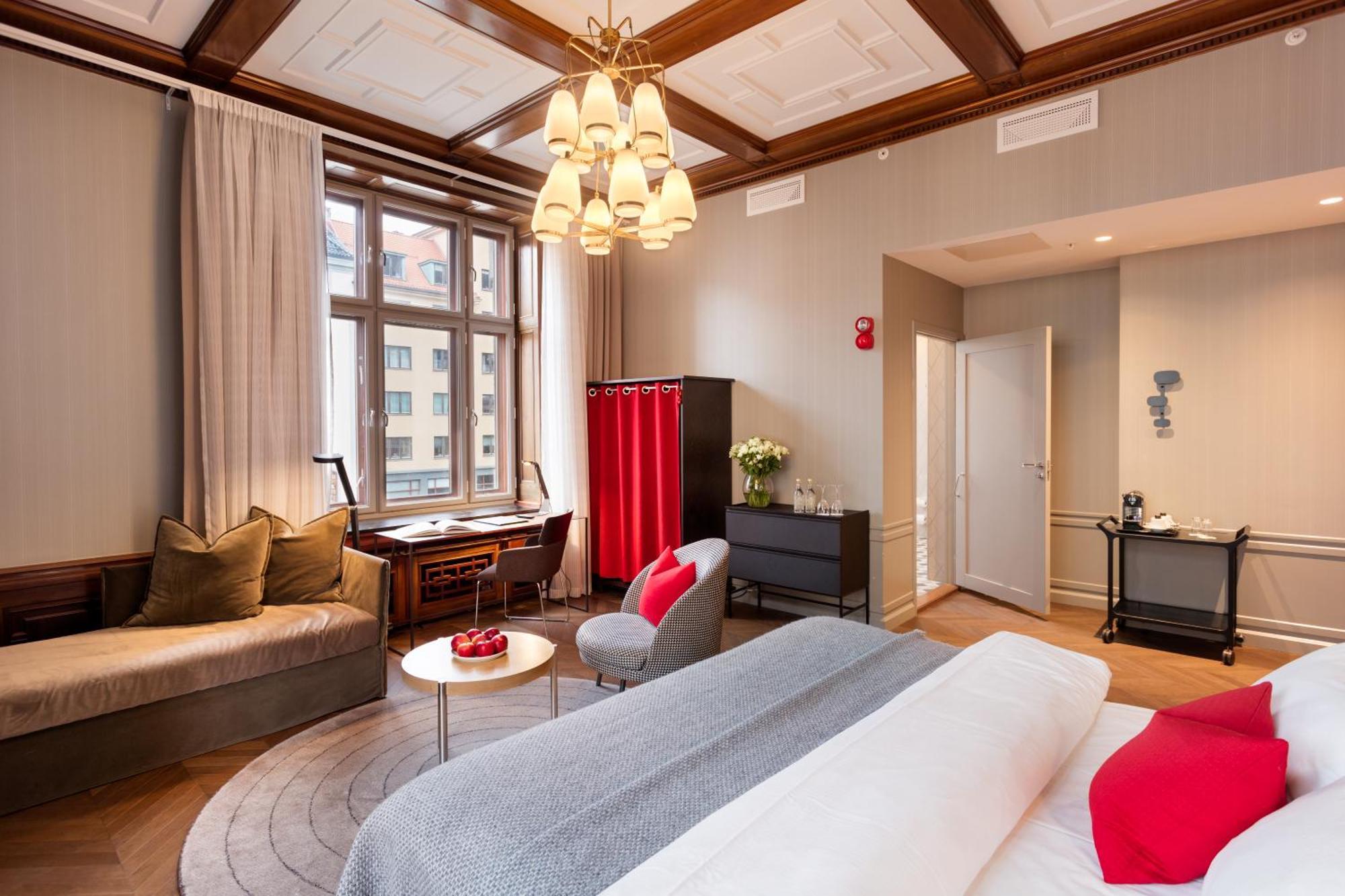 Junior King Suite City View