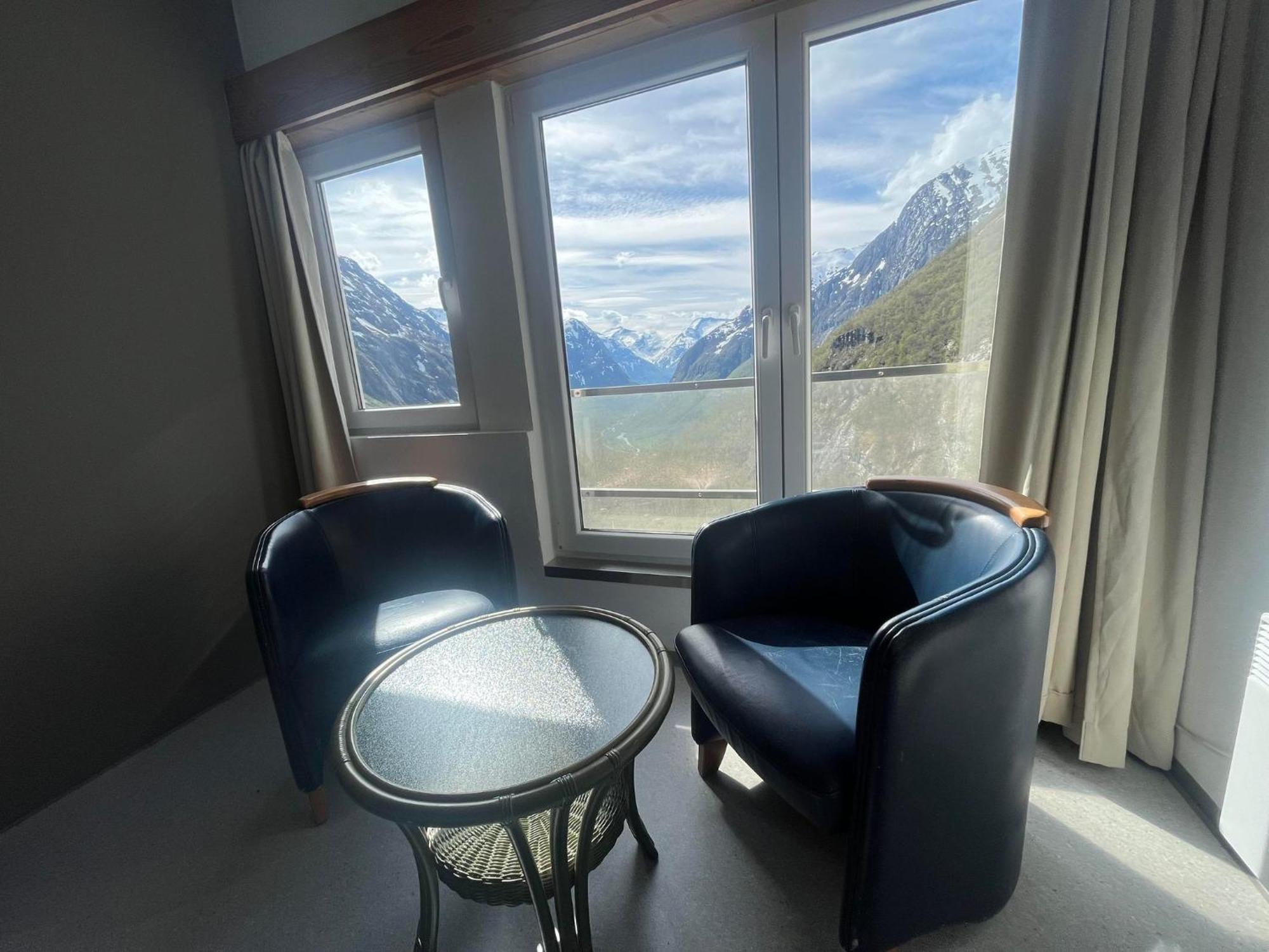 Double or Twin Room Mountain View