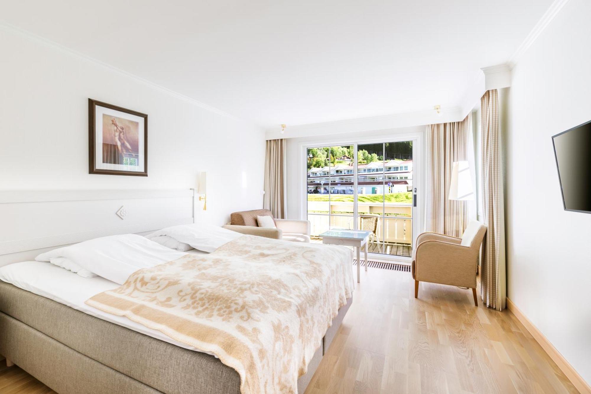 Twin Room with Mountain View