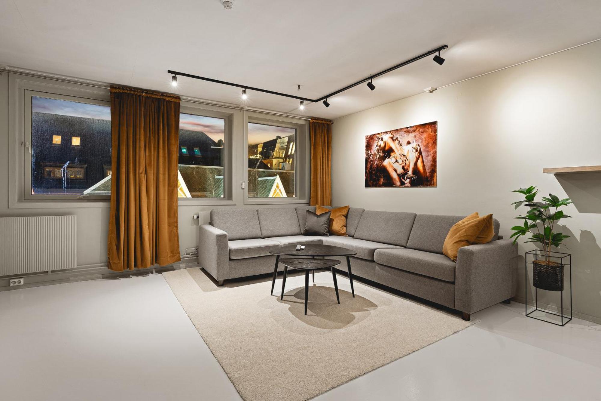 Address: Storgata 89