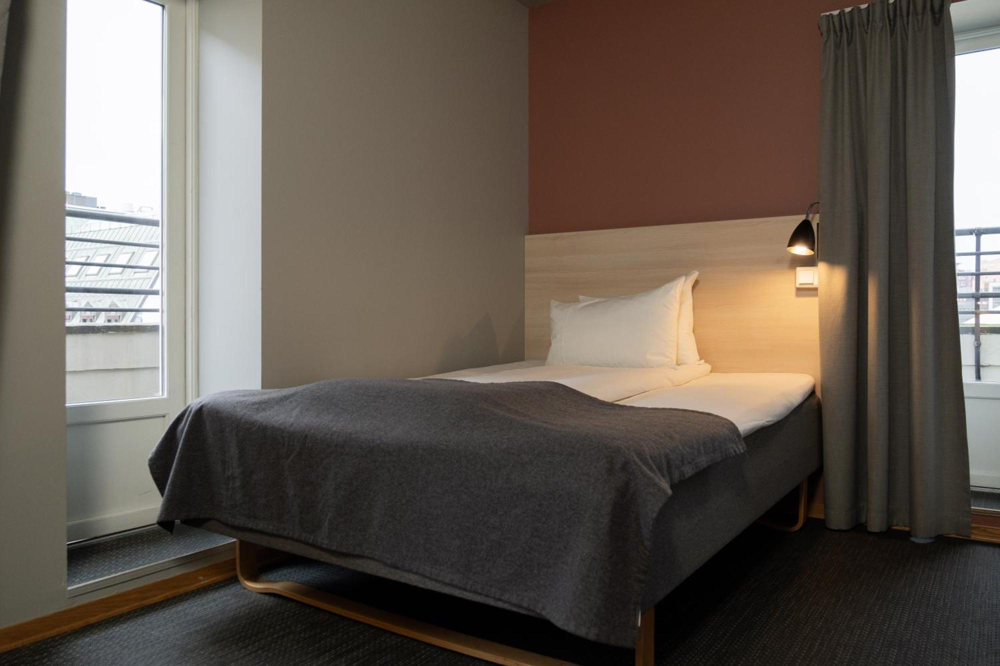 Single Room with Balcony,1639572632:JPEG