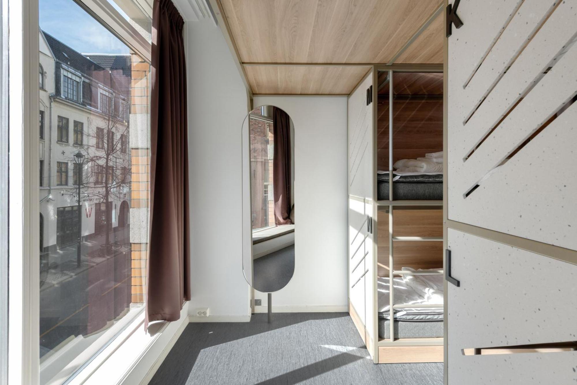 Single Bed 12-Bed Mixed Dormitory Room