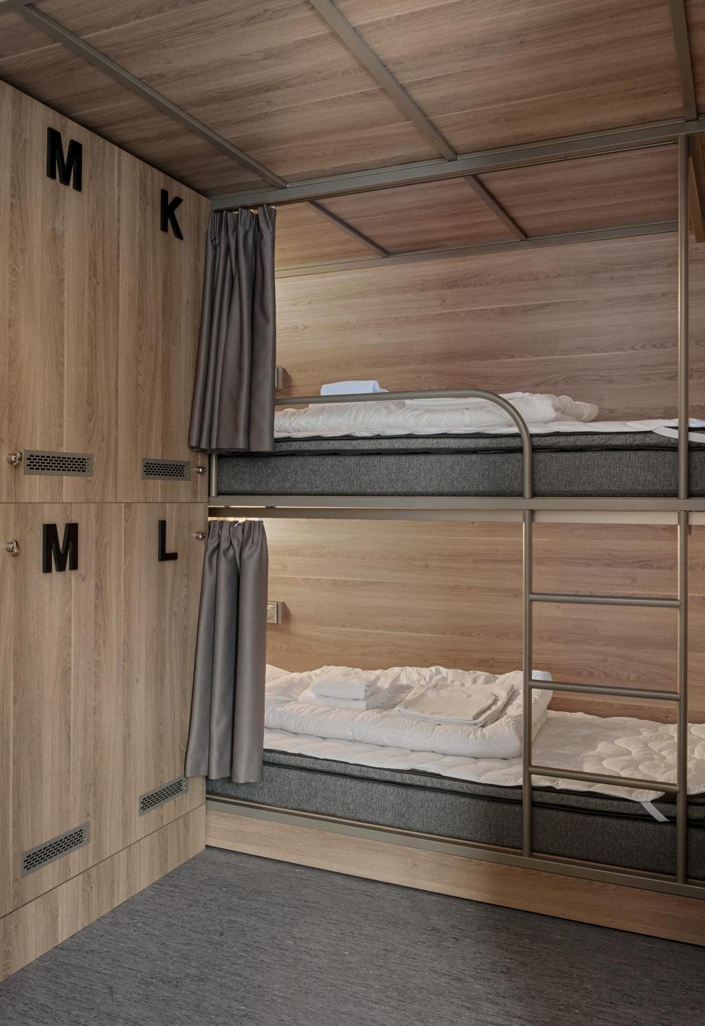 Single Bed 12-Bed Mixed Dormitory Room