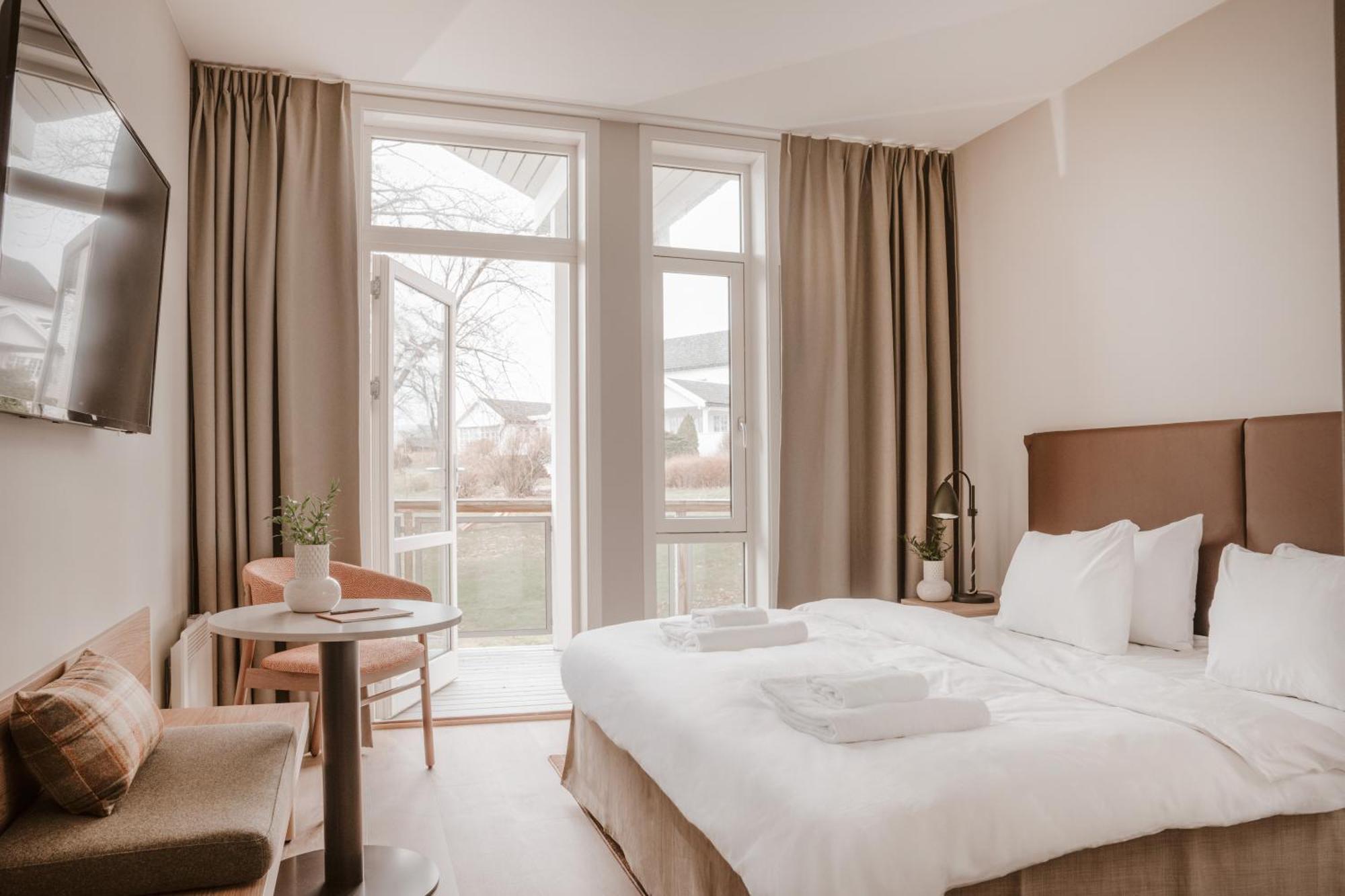 Classic Room with Balcony,1663747839:JPEG