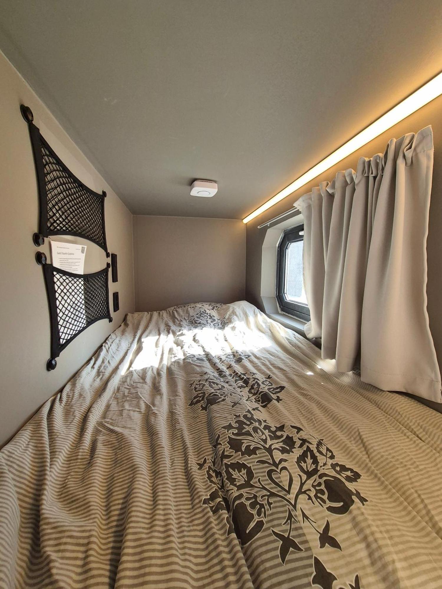Single Room with Shared Toilet