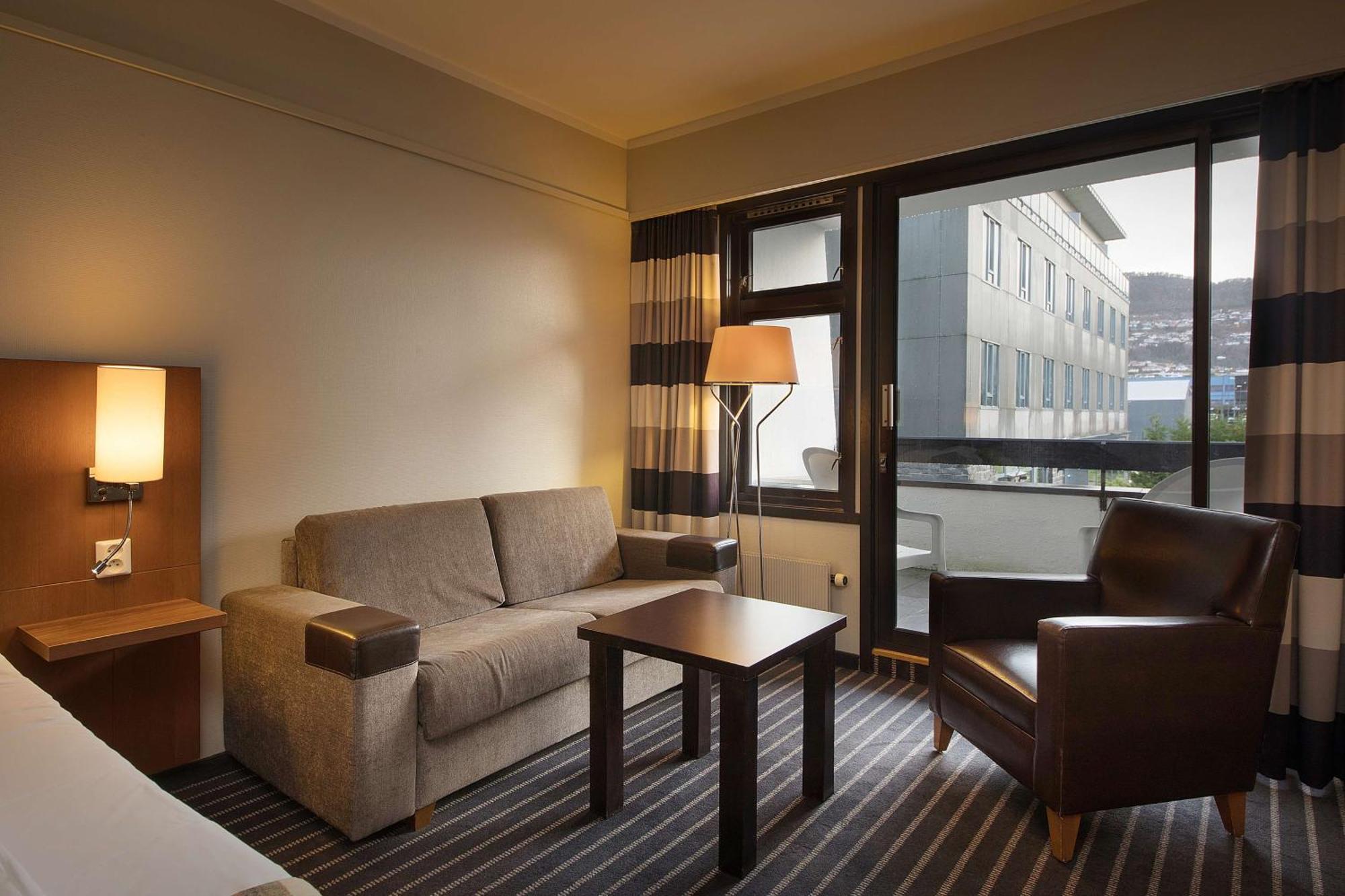 Family Four Room,1671870261:JPEG