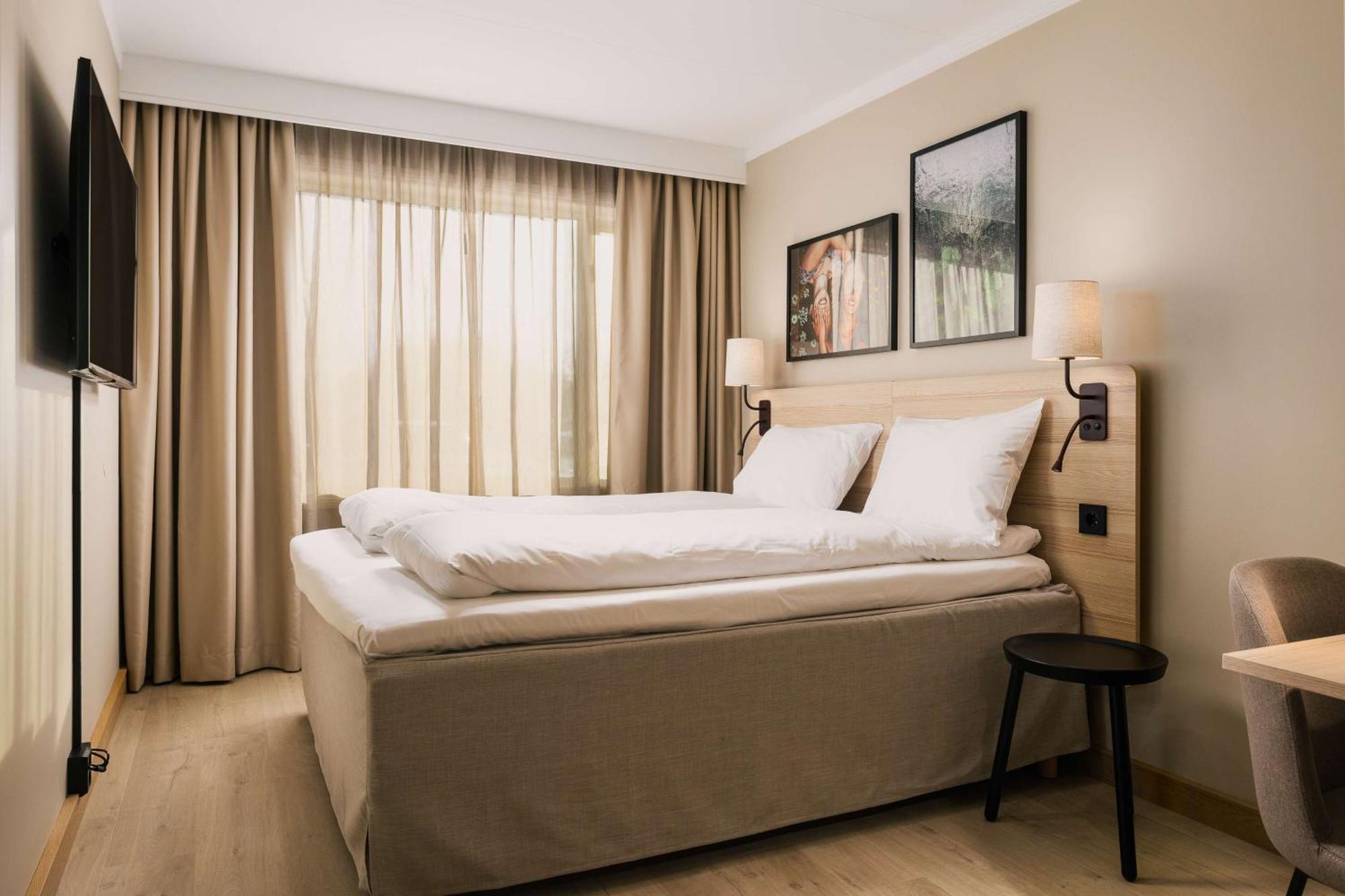 Queen Room