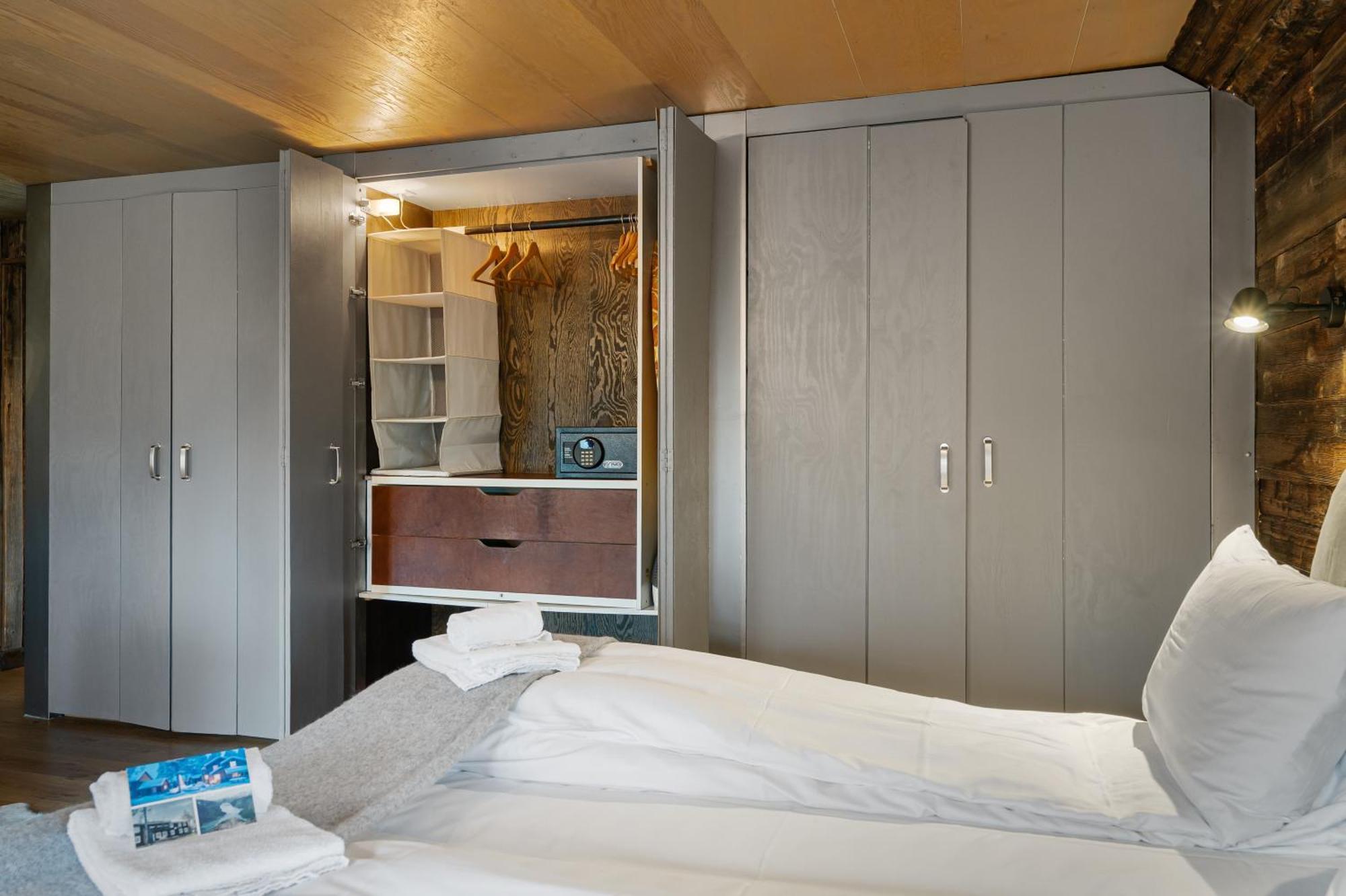 Bessegen Suite,1716997111:JPEG