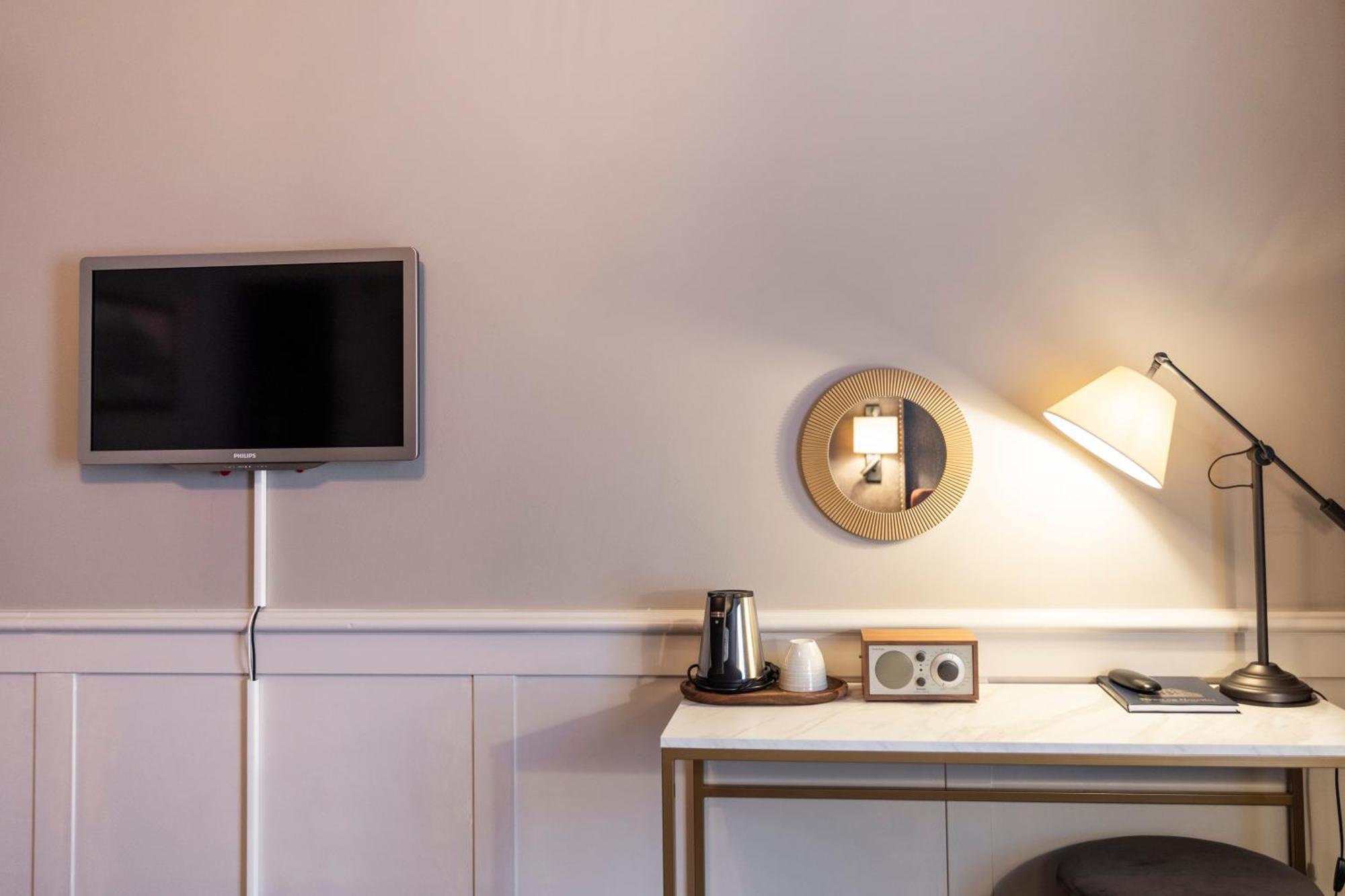 Compact Single