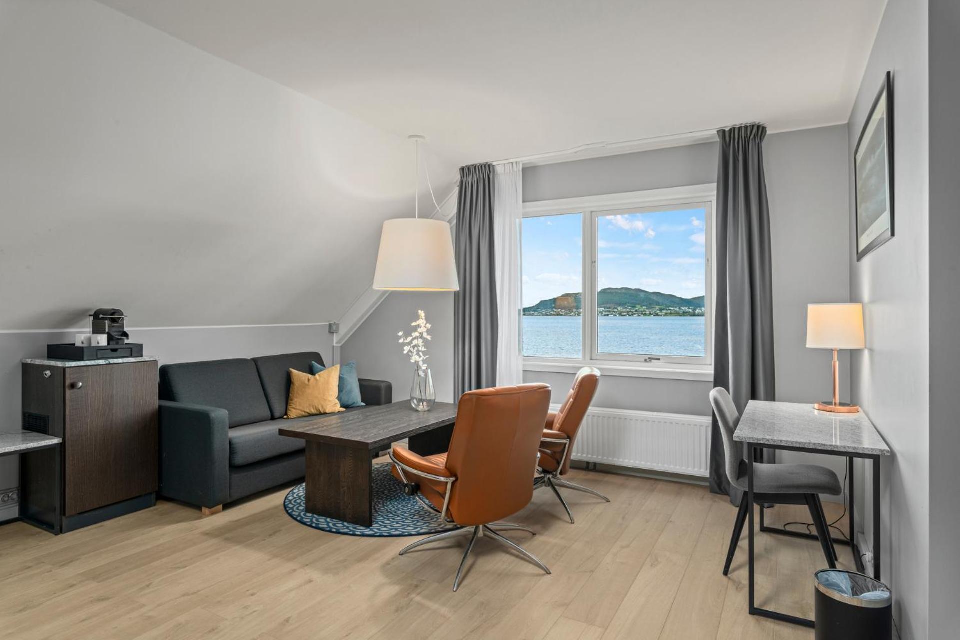 Junior Suite Sea View,1730015132:JPEG