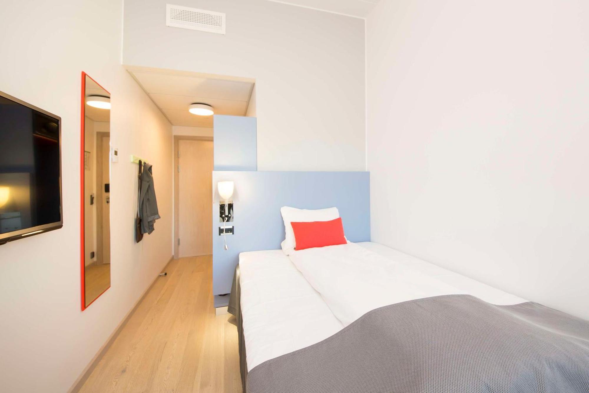 Single Room,1756542675:JPEG