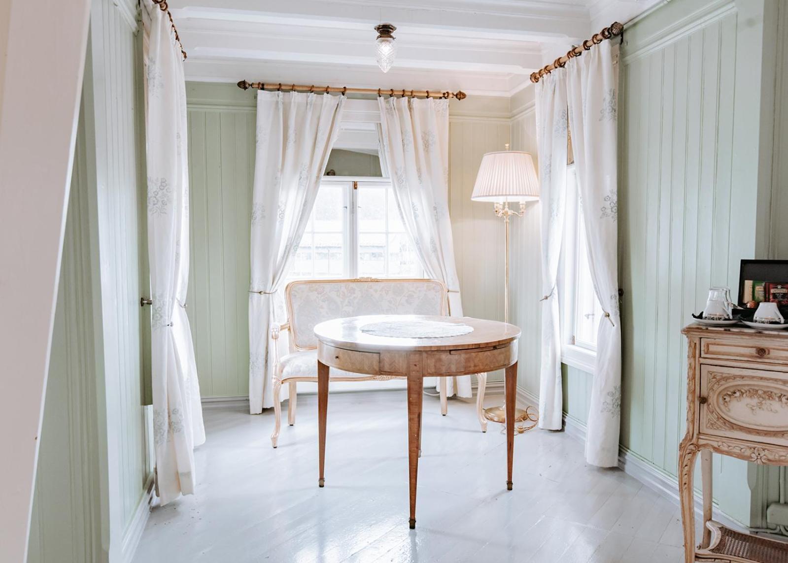 Queen Room