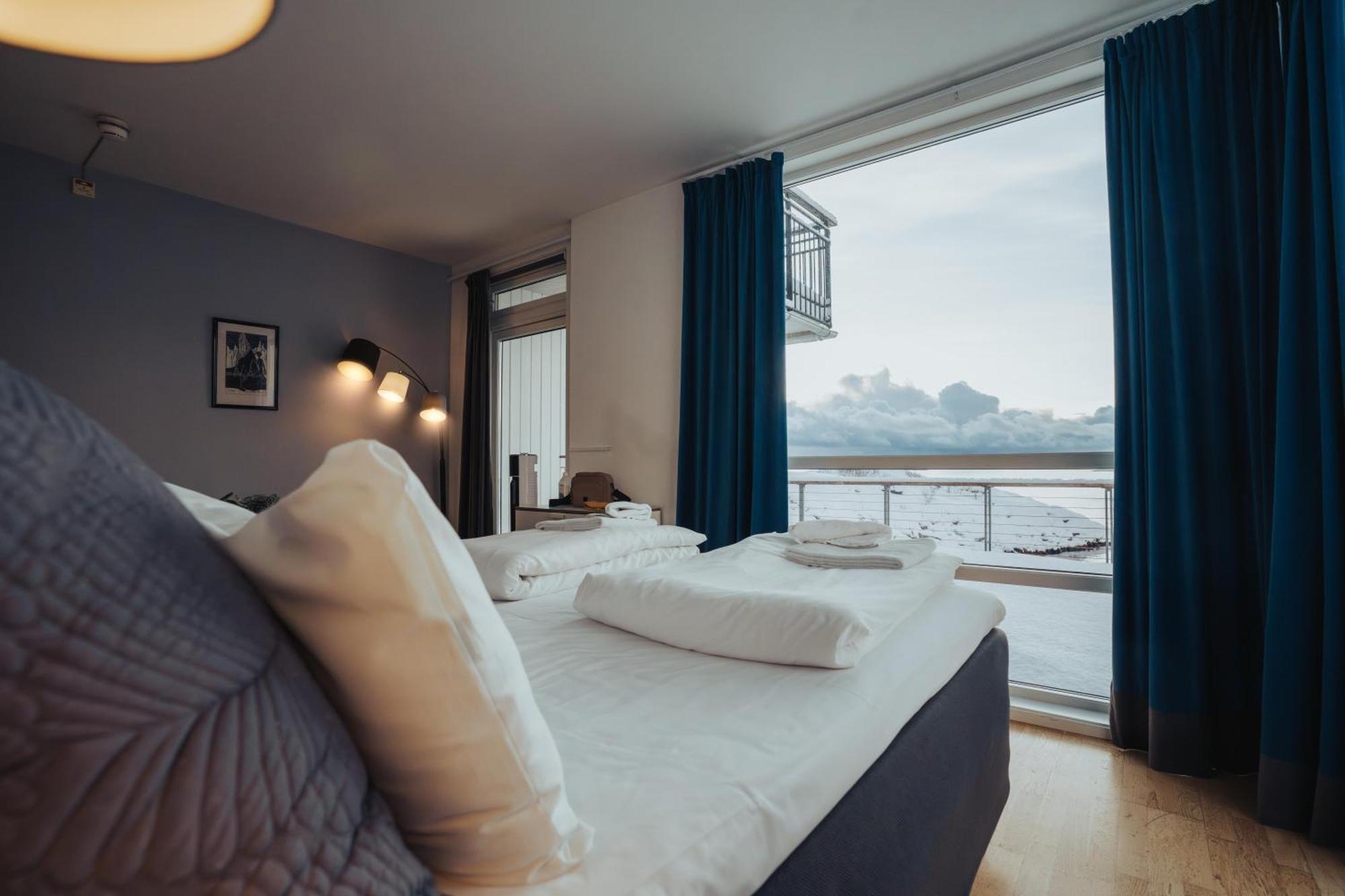 Vestfjord DBL Sea view