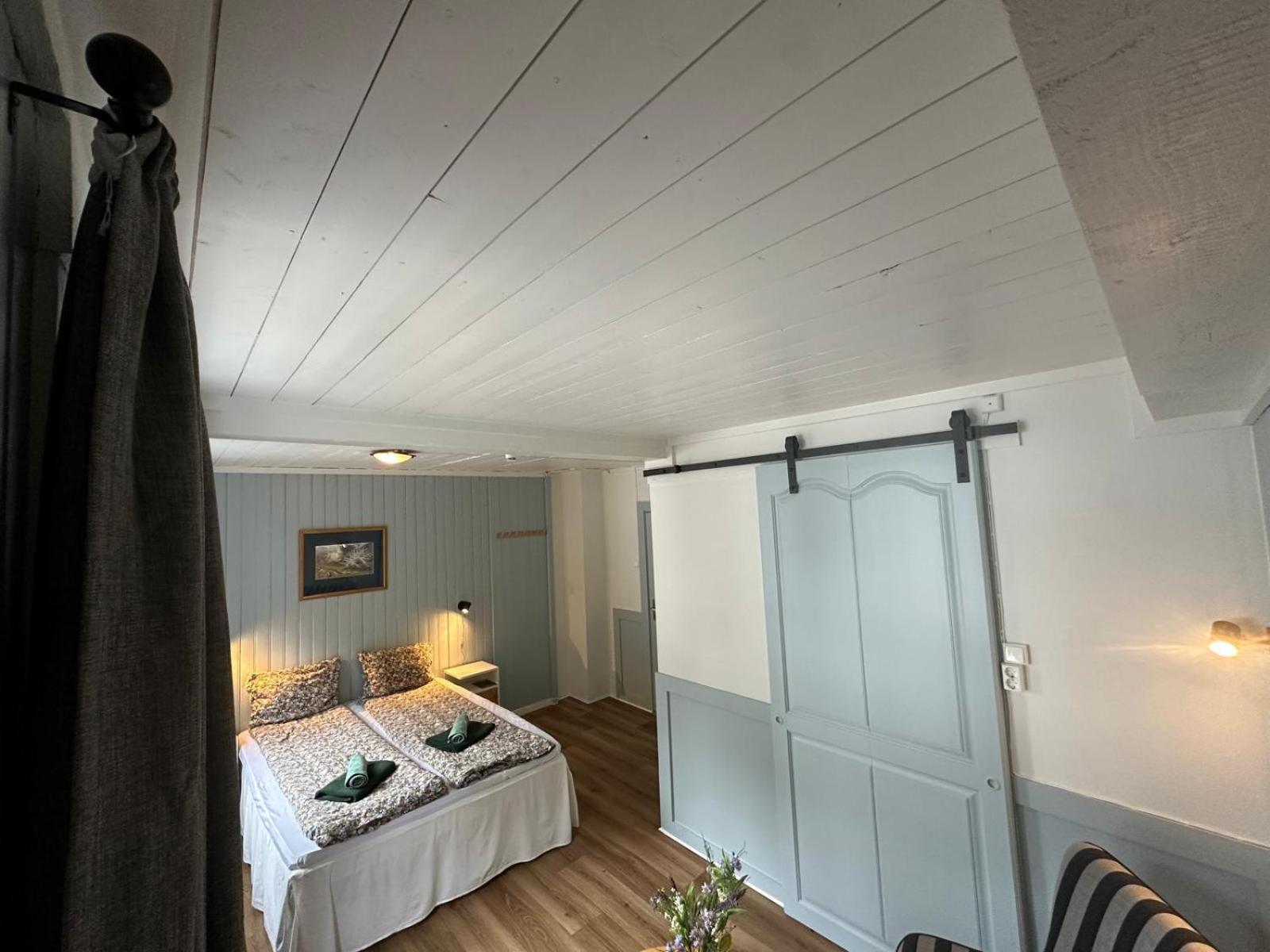 Double Room Private Bathroom