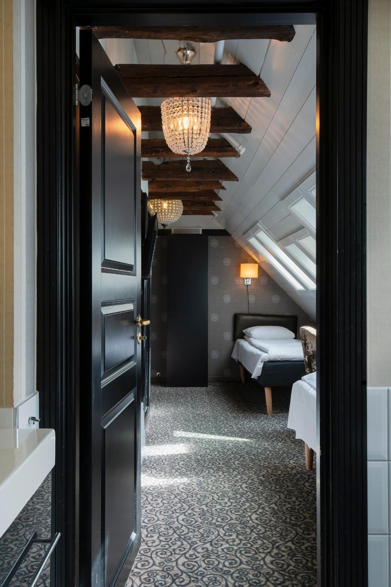 Small Twin Room