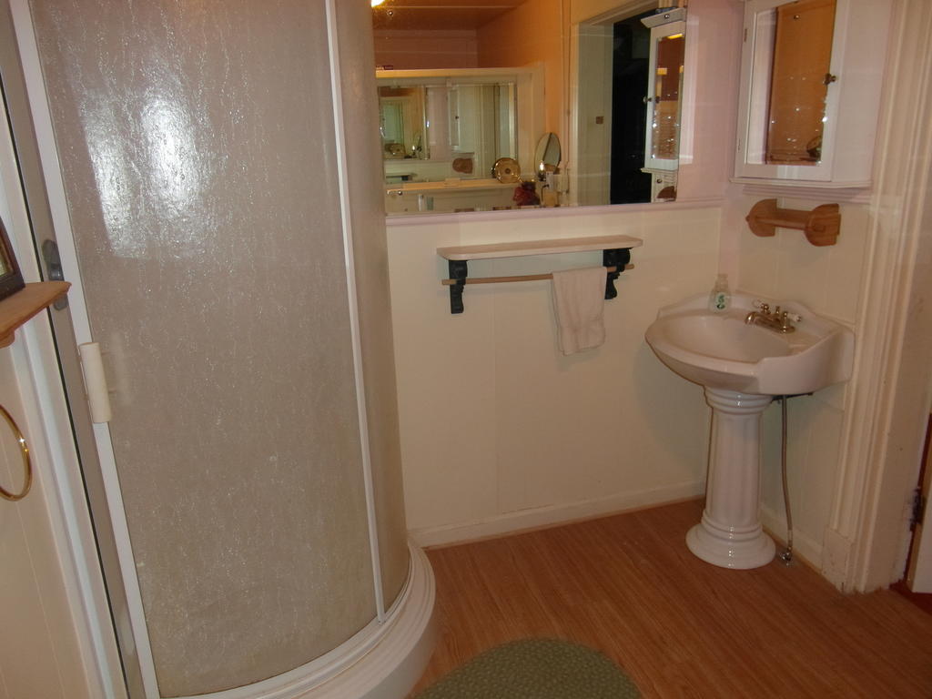 Cottage,185605341:JPEG