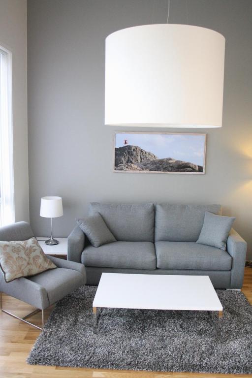 Three-Bedroom Apartment,1244286586:JPEG
