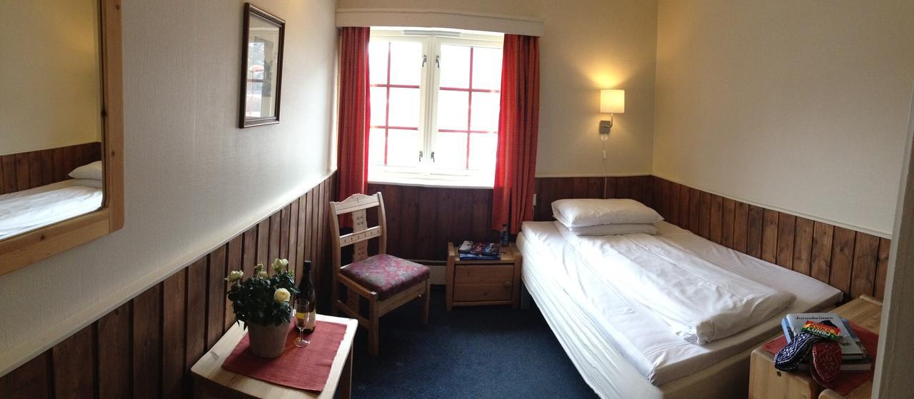 Single Room Economy side building