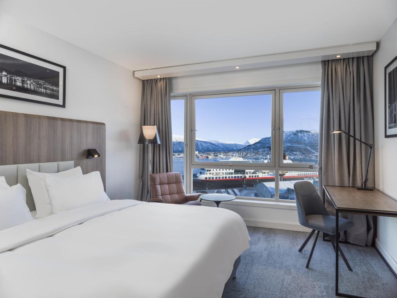 Premium Room with Sea and Mountain View,908631154:JPEG