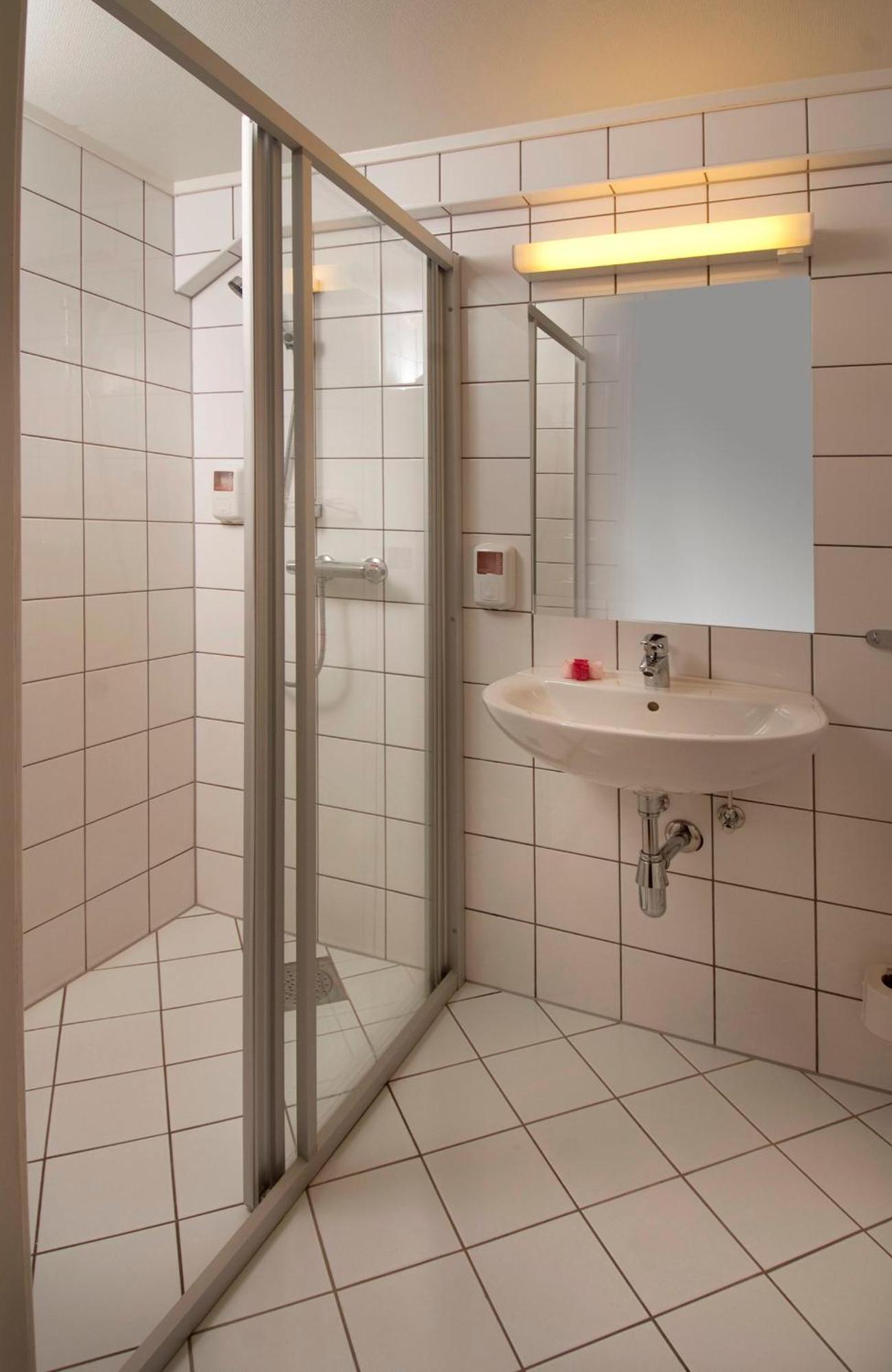 Single Room,1351899463:JPEG