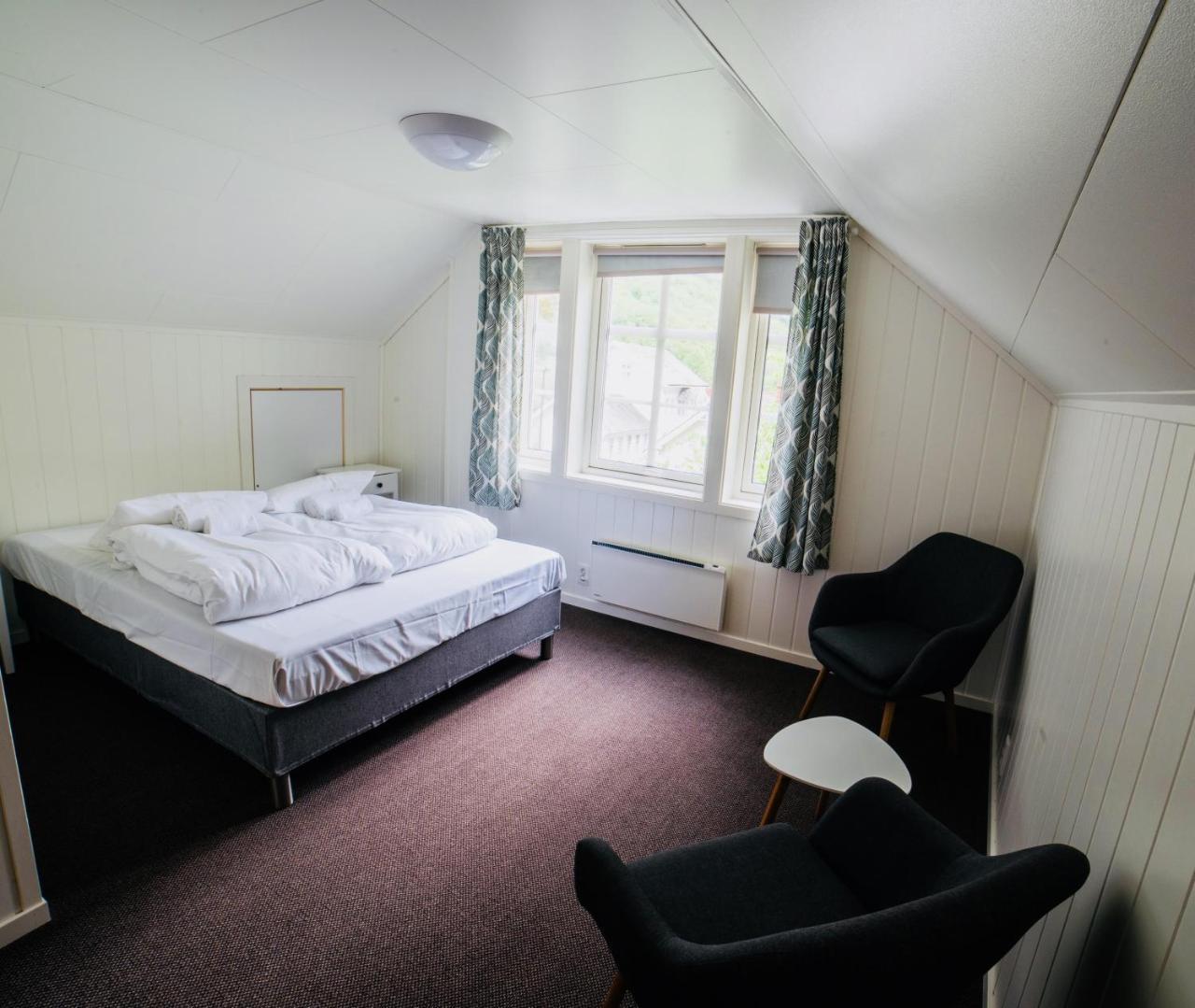 Double Room Private Bathroom