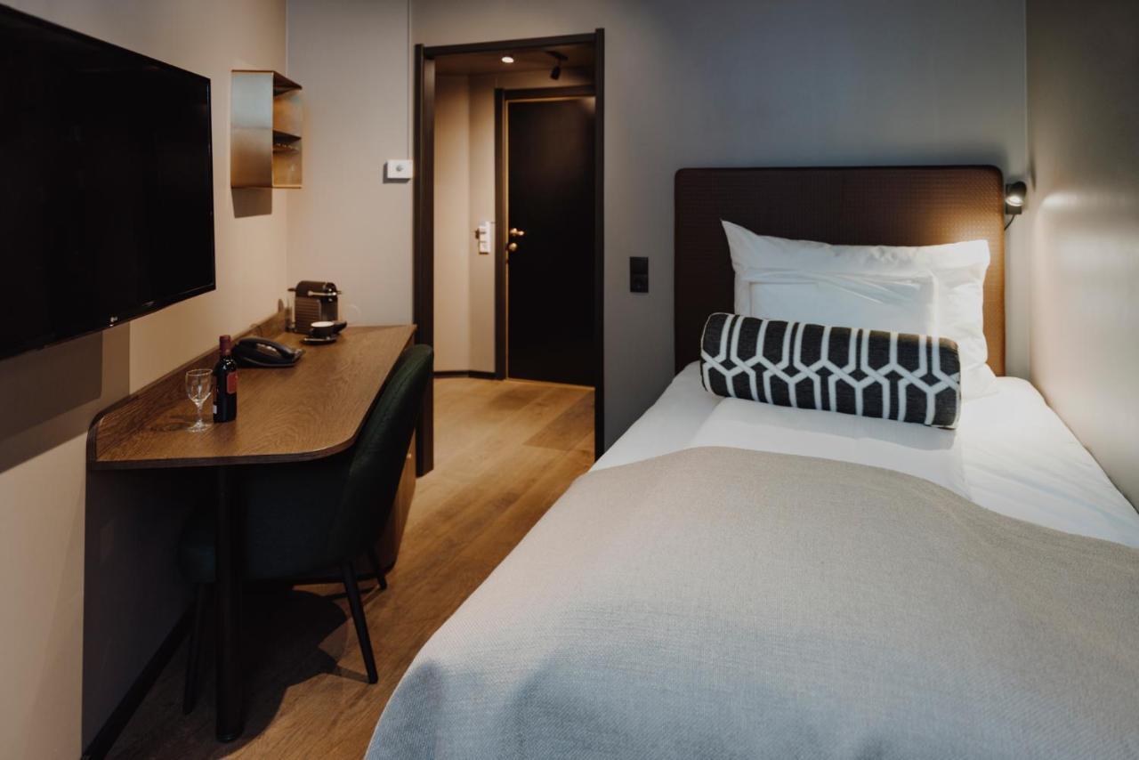 Single Room,769790710:JPEG