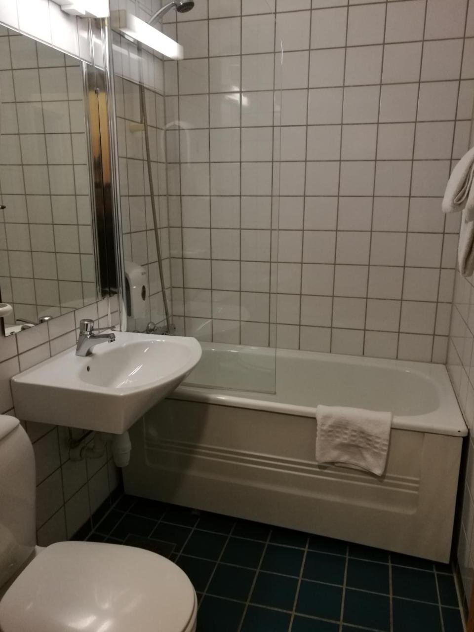 Small Twin Room side building