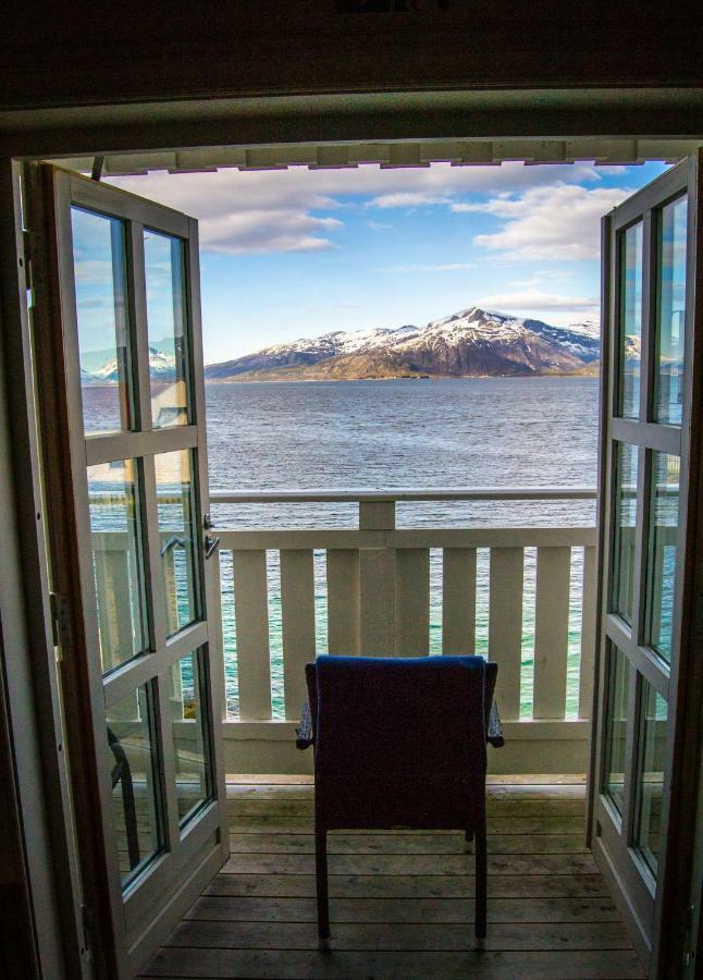 One-Bedroom Apartment with Sea View,1176943960:JPEG