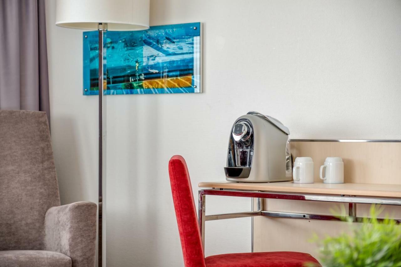 Family Room,1622009273:JPEG