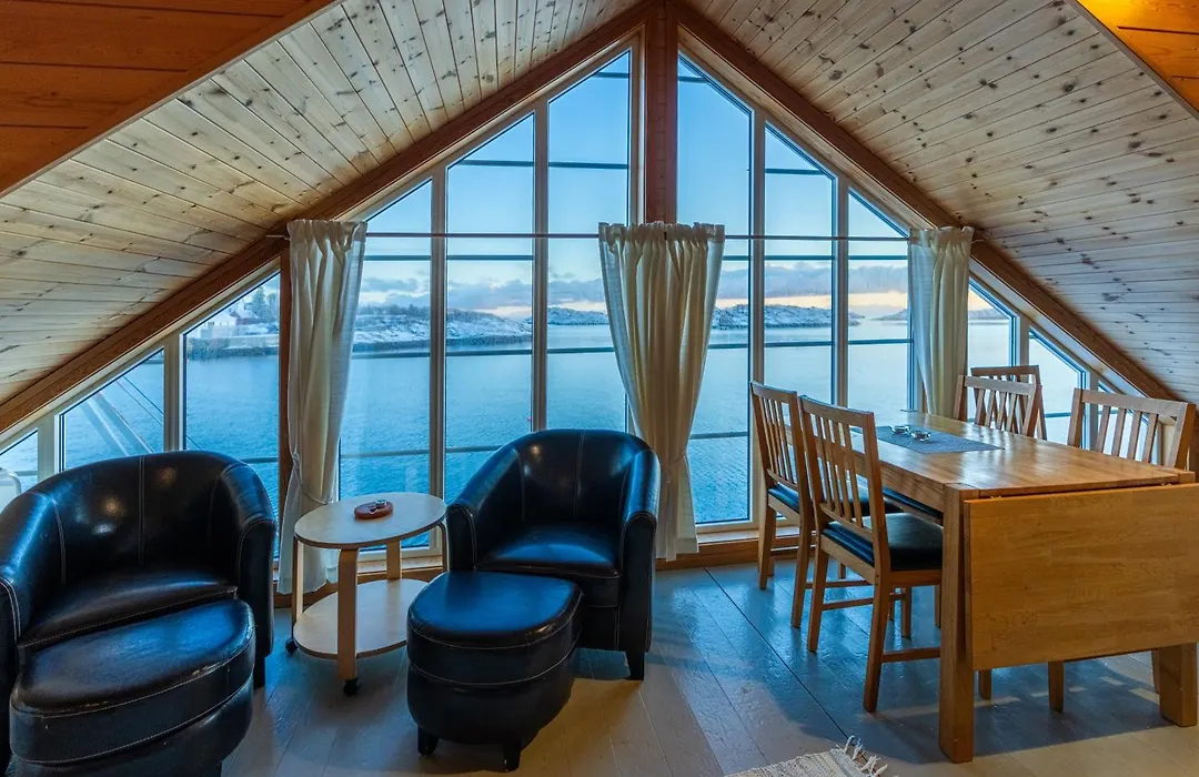 Henningsvaer Rorbuer-1