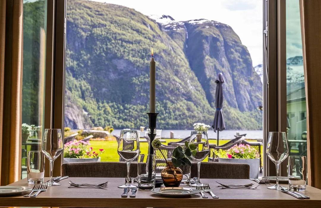 Valldal Fjordhotell - By Classic Norway Hotels-1