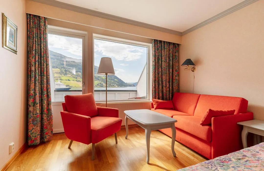 Olden Fjordhotel-1