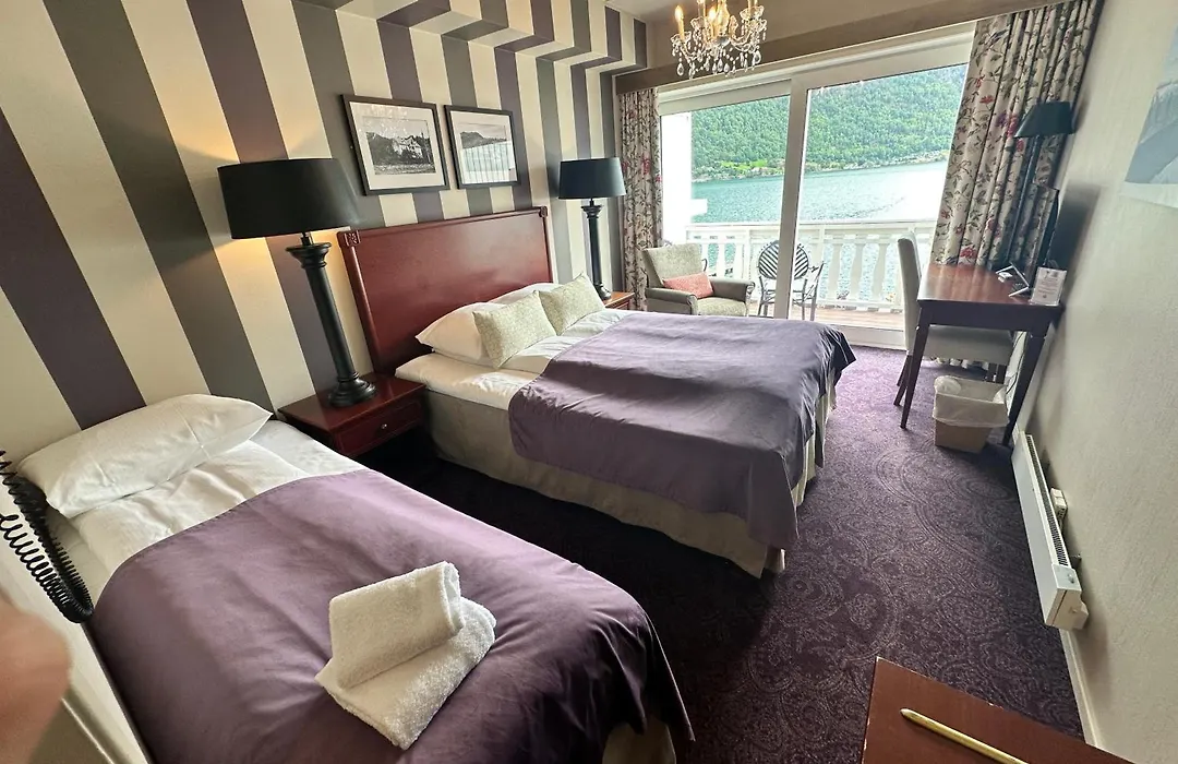 Hofslund Fjord Hotel-1