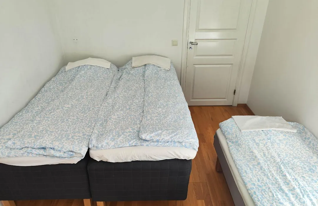 Guesthouse With 3 Rooms-1