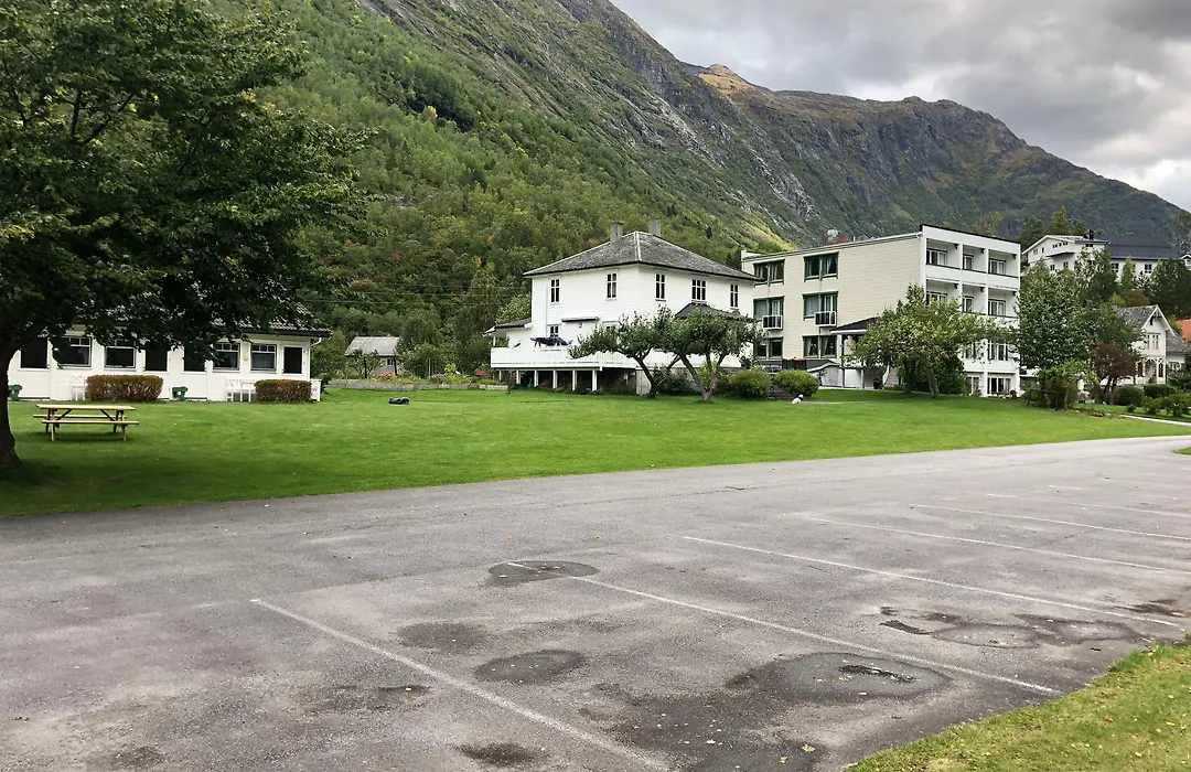 Hjelle Hotel-1