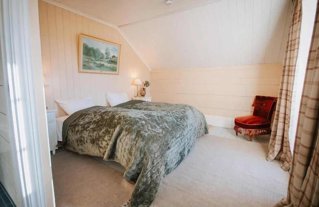Helgaker Gård-1